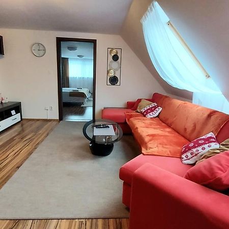 Apartman Tajov Pre 5-6 Osob, Privatne Parkovanie A Terasa Exterior photo