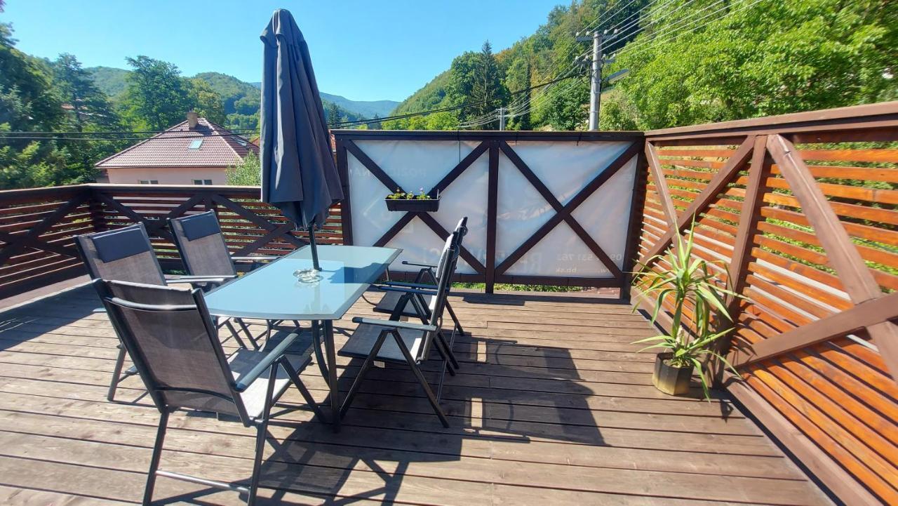 Apartman Tajov Pre 5-6 Osob, Privatne Parkovanie A Terasa Exterior photo