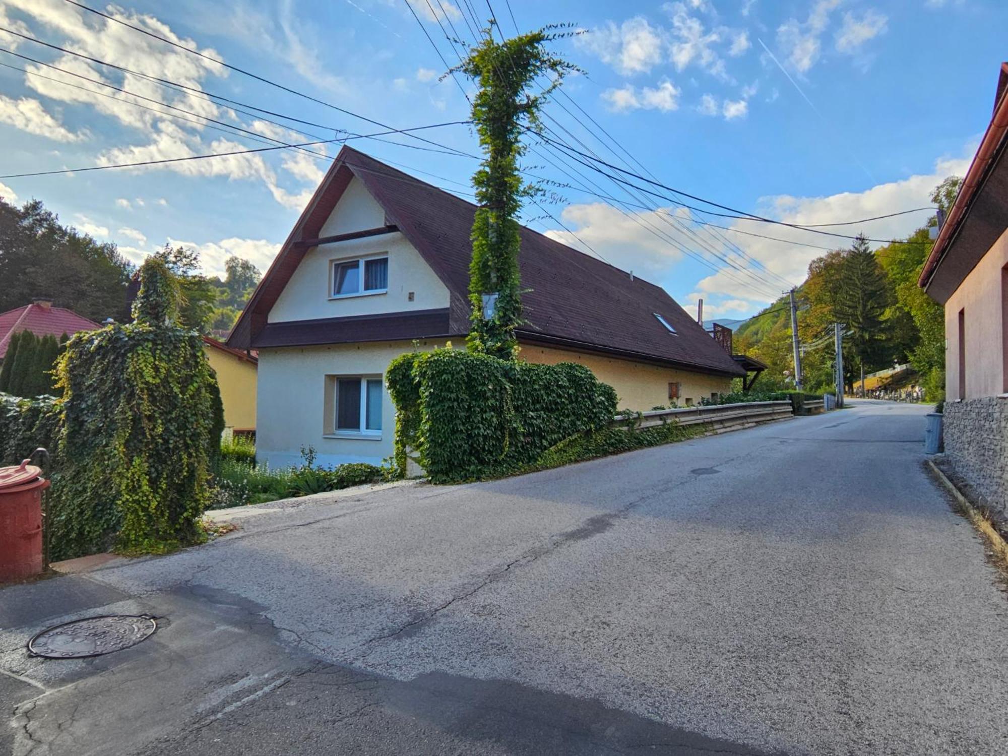Apartman Tajov Pre 5-6 Osob, Privatne Parkovanie A Terasa Exterior photo